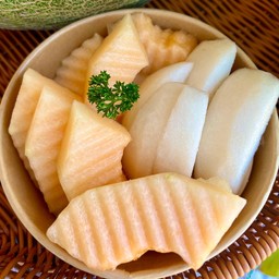 เมล่อน-สาลี่ มิกซ์ (เชื่อไหมว่าพอทานด้วยกันแล้วอร่อยมาก ลองสิ)