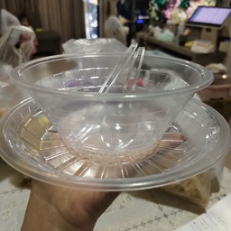 ถ้วยจานพร้อมช้อนส้อม