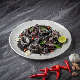 หมึกผัดน้ำดำ