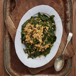 ใบเหลียงผัดไข่