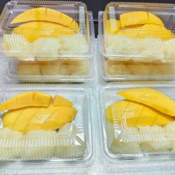 ข้าวเหนียวมะม่วง คุณชุด หมู่บ้านที่ดินทอง