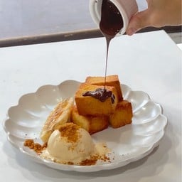 Shokupan Toast with Chocolate Hazelnut with Banana 