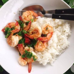 ข้าวกระเพรากุ้ง