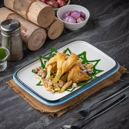 ปลาทรายทอดกระเทียม