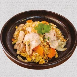 K24.ผัดมาม่าไก่