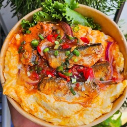 ข้าวไข่ขยี้ปลากระป๋อง