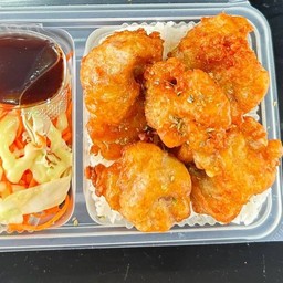 ข้าวปลาทอดซอสกระเทียม