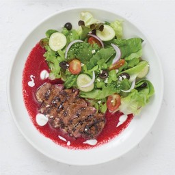 กรีกสลัดพิคานย่าแกะและมิกซ์เบอร์รีซอส