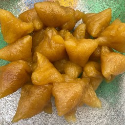 ข้าวเหนียว จ้าง (กระจับ ข้าวต้มน้ำวุ้น
