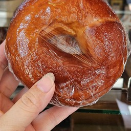 Pretzel Plain
