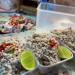 ร้านหารตามสั่งหมูทอง/ร้านยำหมูทองโคตรหมูล้น