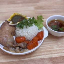 ข้าวหน้าไก่ต้มน้ำปลา