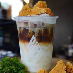 ท็อฟฟี่นัทคอฟฟี่ลาเต้