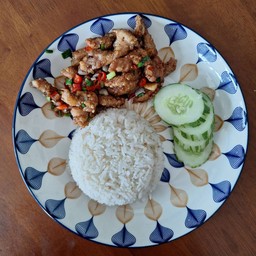 ข้าวหมูทอด ลูกชิ้นทอด สอสอ