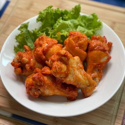 น่องไก่อบซอสเผ็ด