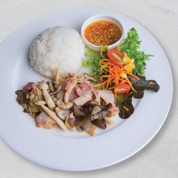 ข้าวเบคอนเห็ดย่าง