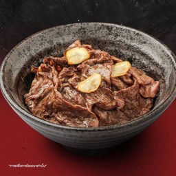 ข้าวผัดกระเทียมเนื้อวากิว