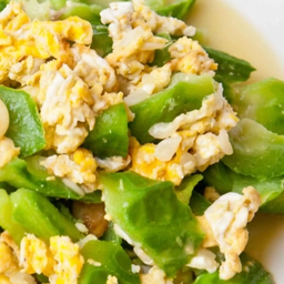 บวบผัดไข่