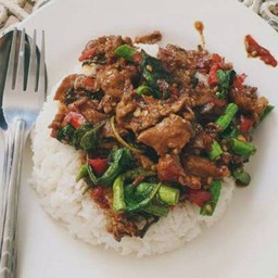 ผัดกะเพราเนื้อ