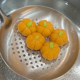 บัวลอยฟักทองมะพร้าวอ่อน 1 ถ้วย