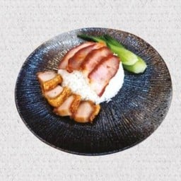 Q1.ข้าวหมูแดง+หมูกรอบ