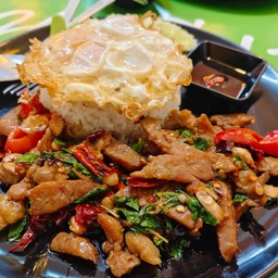 กะเพราเนื้อชิ้น