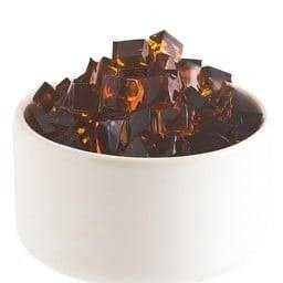 เจลลี่กาแฟวางบนแก้วโปรด