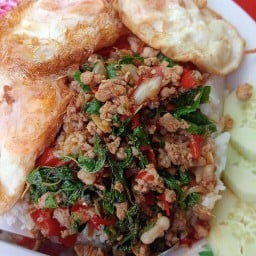 น้องเนยเกี๋ยวเตี๋ยวหมู