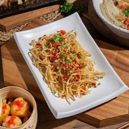 N1. เห็ดเข็มทองพริกเกลือ