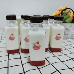 สตรอเบอร์รี่นมสด