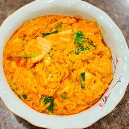 เนื้อปูก้อน ผัดผงกะหรี่ + ข้าวสวย 1 ที่