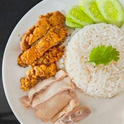 ตึ๋งติดปีก (ข้าวมันไก่ ยำไก่แซ่บ)
