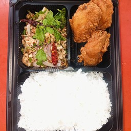 เซต ข้าวลาบไก่+ปีกกลางพริกไทยดำ