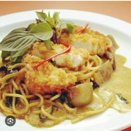 สปาเก็ตตี้เขียวหวานไก่กรอบ