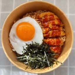 มาม่าเกาหลีไก่ทอด+ไข่ดาว