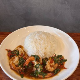 ข้าวกะเพรากุ้ง