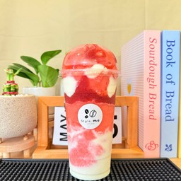 สตรอว์เบอร์รี่โยเกิร์ตปั่น