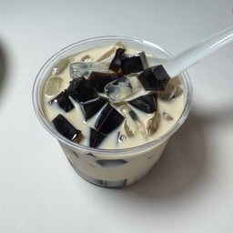 เฉาก๊วยนมสด