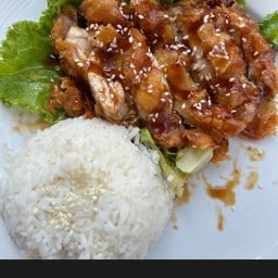 ข้าวหน้าไก่ทอดซอสหมาล่า