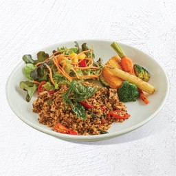 สลัดควินัวกะเพราอกไก่