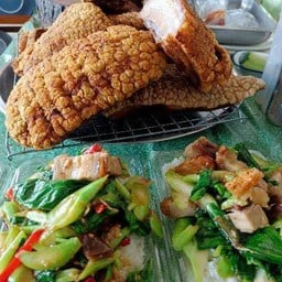 ข้าวกระเพราหมูกรอบ