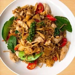 มาม่าผัดขี้เมาหมู,ไก่