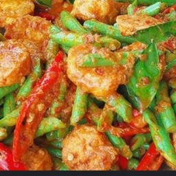 ผัดพริกแกง(กับข้าว)