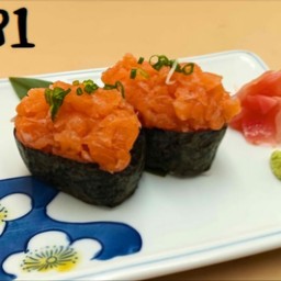 (581) ซูชิแซลมอนสับ Salmon Negotoro