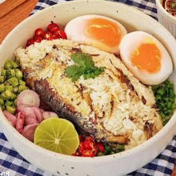 ข้าวคลุกปลาทู