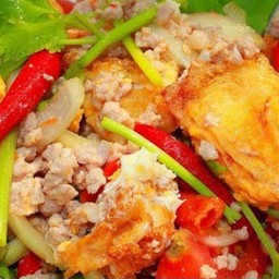 ยำไข่ดาว