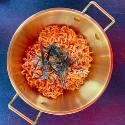 มาม่าเกาหลีเส้นเปล่าคลุกซอส