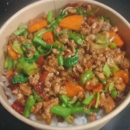 ข้าวกระเพราหมูสับโบราณ