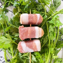 เบคอน พันไส้กรอก