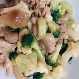 ผัดดอกกะหล่ำ (กับข้าว)